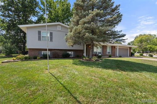 29 Picardy Dr, Lake St Louis, MO, 63367-1011 | Card Image