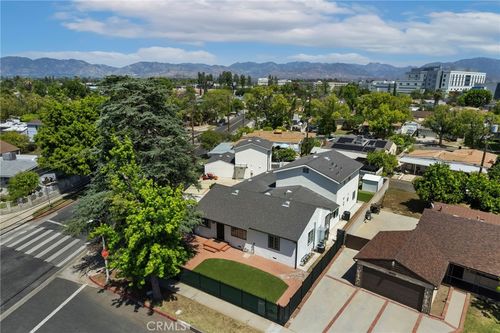 8040 Ranchito Ave, Panorama City, CA, 91402-6523 | Card Image