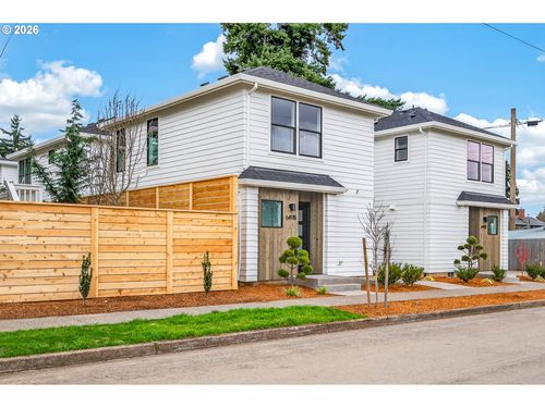 b-6491 Se Ramona St, Portland, OR, 97206-5977 | Card Image