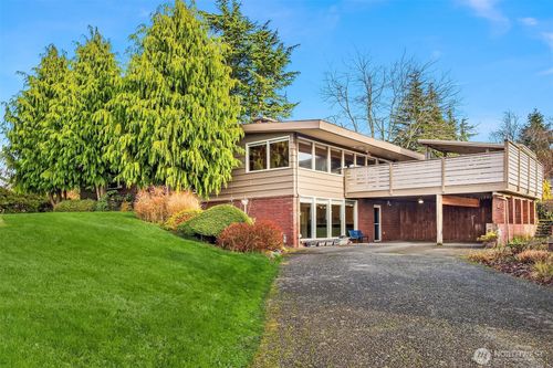 452 11th St, Blaine, WA, 98230-8108 | Card Image