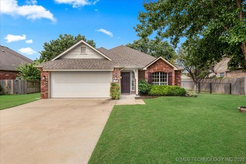 9908 N 117th East Ave, Owasso, OK, 74055-4386 | Card Image