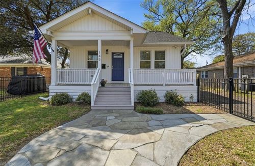 145 Maple Ave, Norfolk, VA, 23503-4261 | Card Image