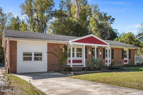 304 Sheffield Rd, Jacksonville, NC, 28546-8432 | Card Image