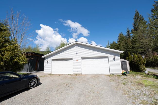 996 Reed Road, House other with 3 bedrooms, 3 bathrooms and 12 parking in Gibsons BC | Image 34
