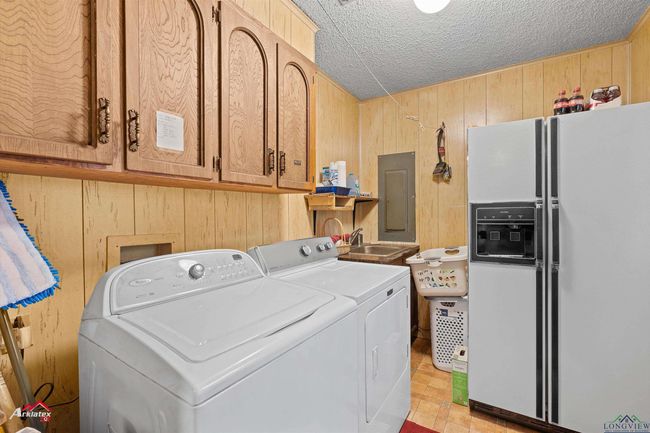 453 Wiggins Rd, House other with 3 bedrooms, 2 bathrooms and null parking in Karnack TX | Image 21