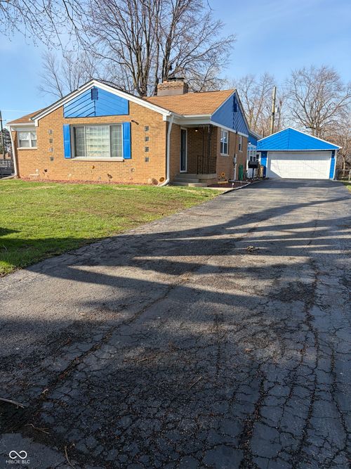 7104 E 10th St, Indianapolis, IN, 46219-4906 | Card Image