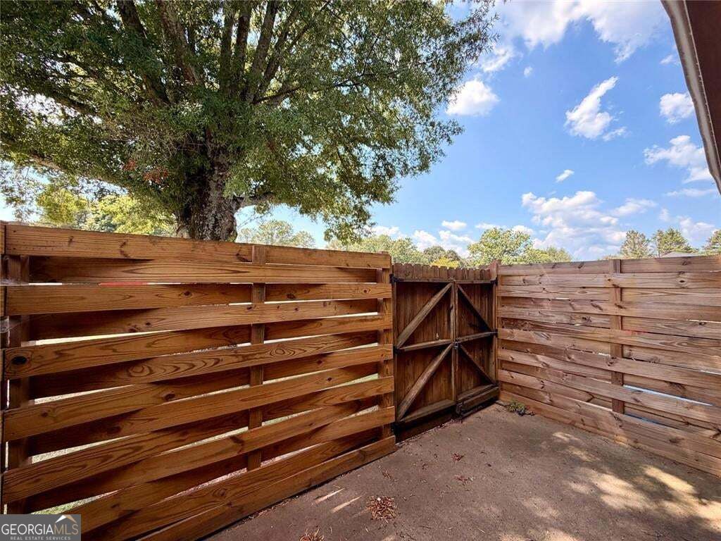 Residential Lease in Oakwood