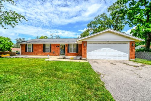 6951 Taylorsville Rd, Huber Heights, OH, 45424-3174 | Card Image