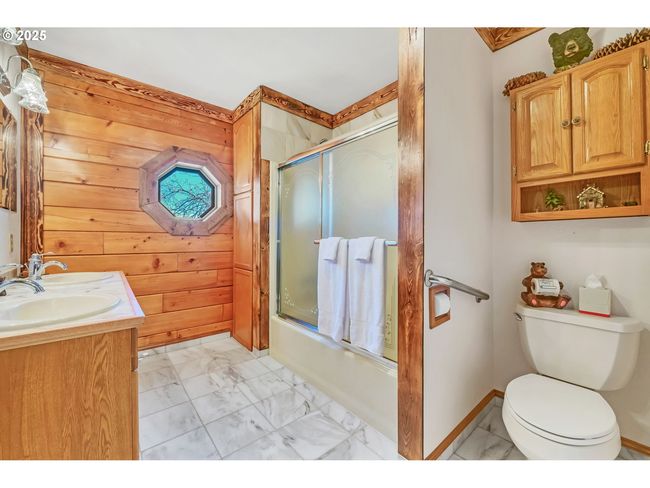 Bathroom-Hall | Image 34
