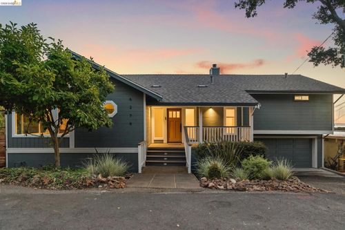 6279 Leona St, Oakland, CA, 94605-1219 | Card Image