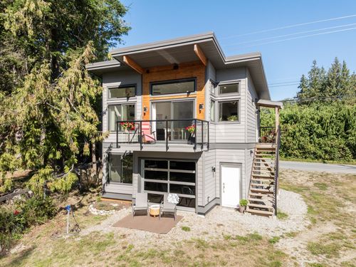 7835 Redrooffs Rd, Halfmoon Bay, BC, V7Z1A4 | Card Image