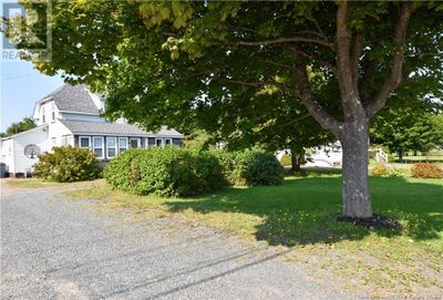 3765 Principale St, House other with 4 bedrooms, 1 bathrooms and null parking in Tracadie-Sheila NB | Image 2