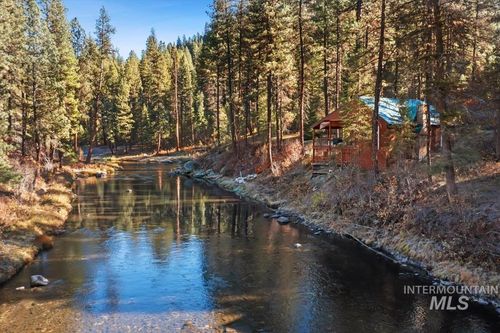 72 Thunder Rd, Garden Valley, ID, 83622-5112 | Card Image