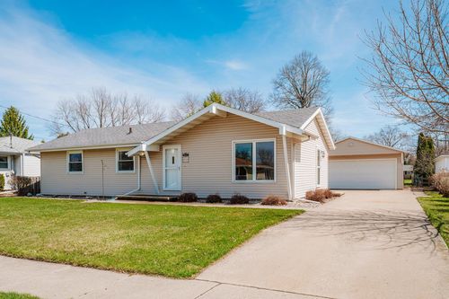 1041 London Street Street, MENASHA, WI, 54952 | Card Image
