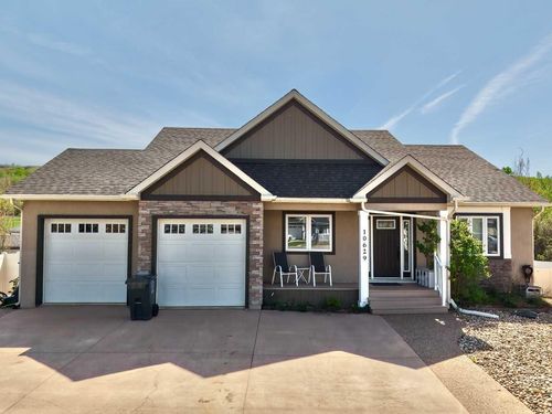 10629 84b St, Peace River, AB, T8S0A6 | Card Image