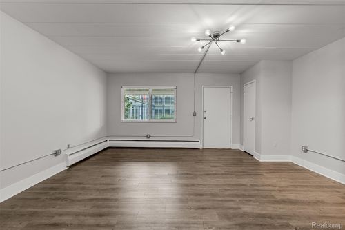 1050 N N Adams #201, Birmingham, MI, 48009 | Card Image