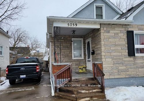 5759 Emery St, Niagara Falls, ON, L2G1L8 | Card Image