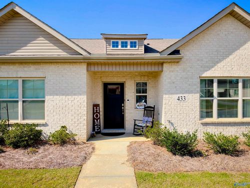 433 Ronnie Dr Se, Hartselle, AL, 35640-5997 | Card Image