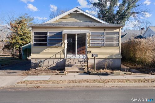 243 Grove St, Meriden, CT, 06451-3146 | Card Image