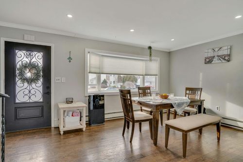 9 Orchid Ln, Commack, NY, 11725-3708 | Card Image