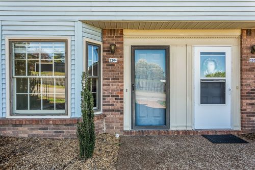 2204 Union Place Ct, Columbia, TN, 38401-5827 | Card Image