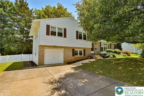422 Cherokee St, Emmaus, PA, 18049-1713 | Card Image