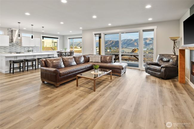 101 Wren Loop N, House other with 3 bedrooms, 3 bathrooms and 3 parking in Mattawa WA | Image 19