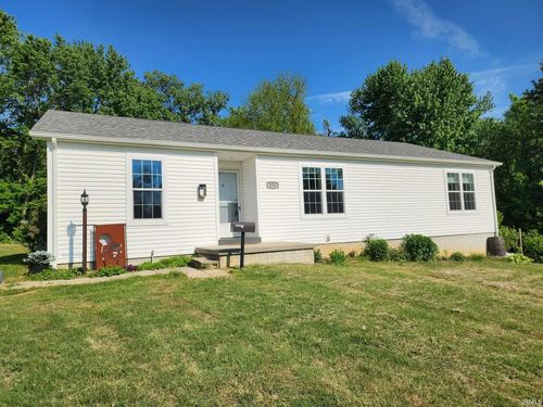 379 Mulberry St, Petersburg, IN, 47567-1374 | Card Image