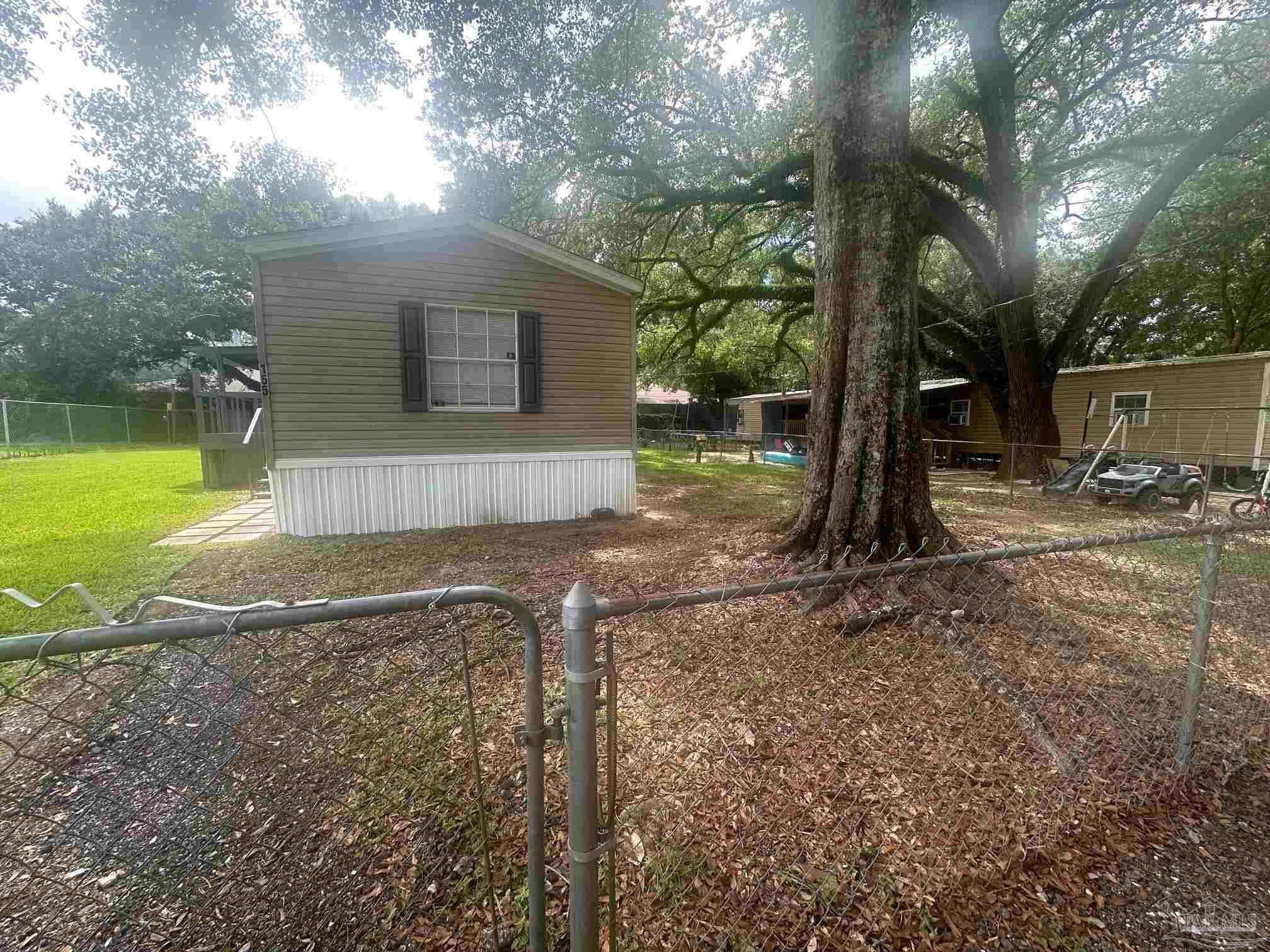 Holsberry Ln, Pensacola, FL 32534