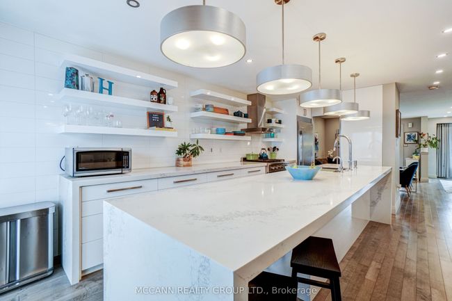 142 Carnwith Dr E, House attached with 3 bedrooms, 3 bathrooms and 2 parking in Whitby ON | Image 15