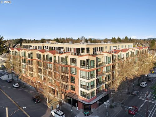 222-1620 Ne Broadway St, Portland, OR, 97232-1799 | Card Image