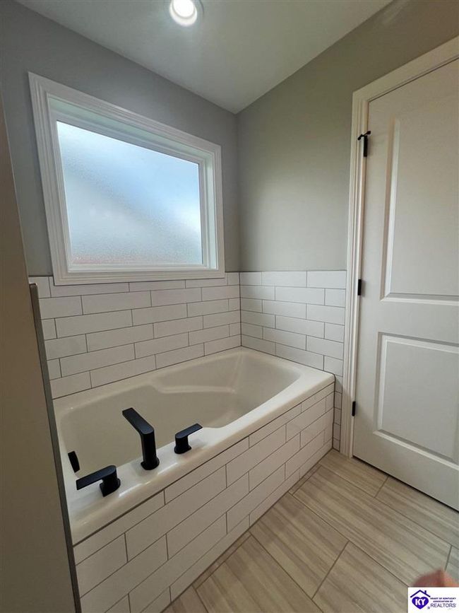 142 New Orleans Ct, House other with 3 bedrooms, 2 bathrooms and null parking in Taylorsville KY | Image 10