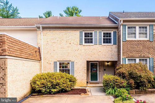 1123 Moorefield Hill Ct Sw, Vienna, VA, 22180-6246 | Card Image
