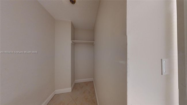 APT-219 - 600 Three Islands Blvd, Condo with 2 bedrooms, 2 bathrooms and null parking in Hallandale Beach FL | Image 22