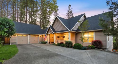 2202 Se Linden Ln, Grants Pass, OR, 97527-5293 | Card Image