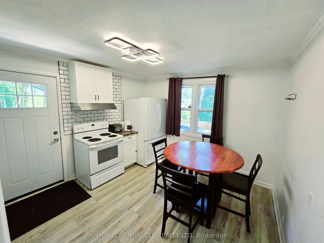 24 Fairview Crt, House other with 7 bedrooms, 2 bathrooms and 8 parking in London ON | Image 4