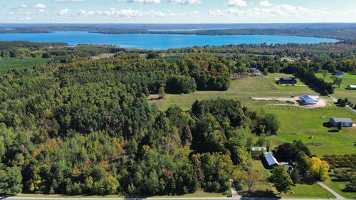8456 Elk Lake Rd, Williamsburg, MI, 49690-9503 | Card Image
