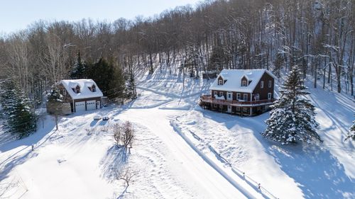 1465 W Echo Lake Rd, West Charleston, VT, 05872-4430 | Card Image