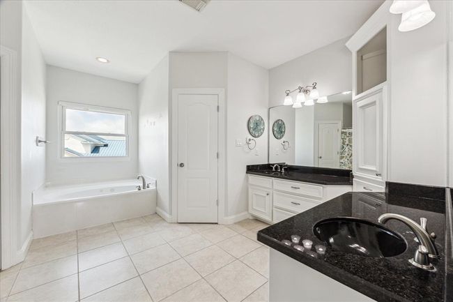 138 Isles End Rd, House other with 4 bedrooms, 3 bathrooms and 2 parking in Tiki Island TX | Image 15
