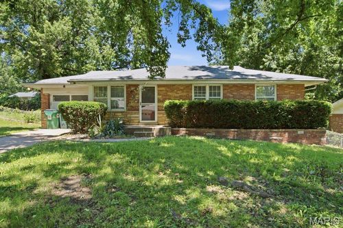 1207 Admiral Dr, Saint Louis, MO, 63137-1426 | Card Image
