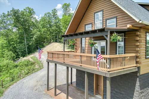7040 Fallen Timber Ln, Crawford, TN, 38554-3664 | Card Image