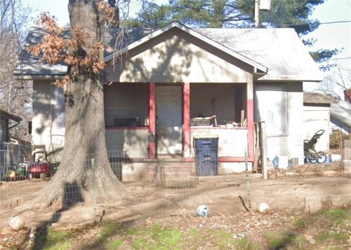 8716 Independence Ave, Kansas City, MO, 64125-1240 | Card Image