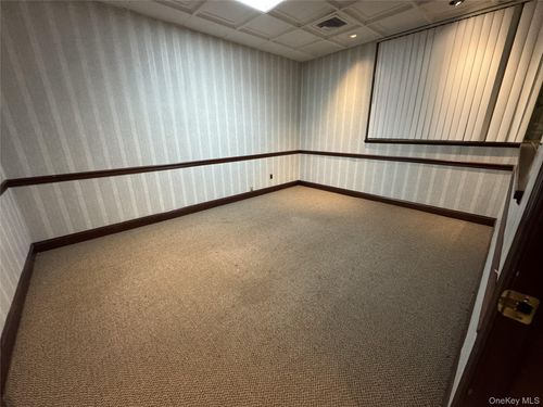 175 E Shore Rd, Great Neck, NY, 11023-2437 | Card Image