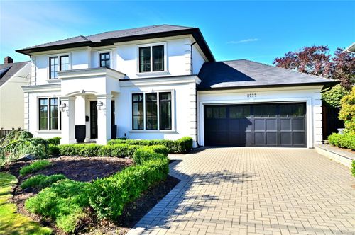 2777 Dewdney Ave, Victoria, BC, V8R3M3 | Card Image
