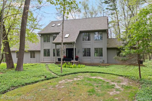 5126 Braddock Ct, Brighton, MI, 48114-9013 | Card Image