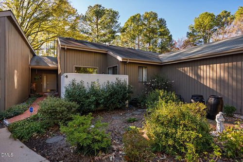4 Wellesley Pl, Chapel Hill, NC, 27517-8676 | Card Image