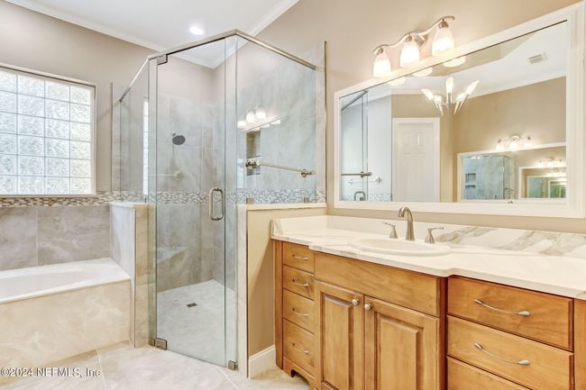 Primary Bathroom with Separate Bathtub and Shower | Image 19