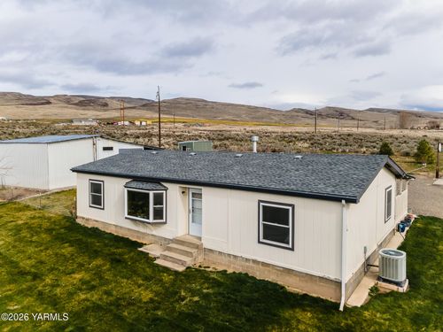 851 Cabin Ln, Selah, WA, 98942-9115 | Card Image