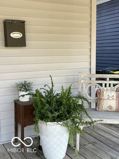 Front porch | Image 3