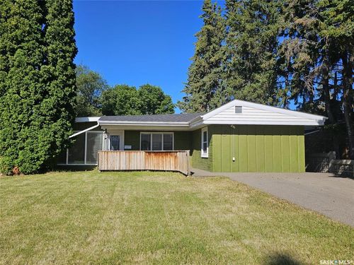 1971 99 Th St, House with 3 bedrooms, 1 bathrooms and 1 parking in North Battleford SK | Card Image